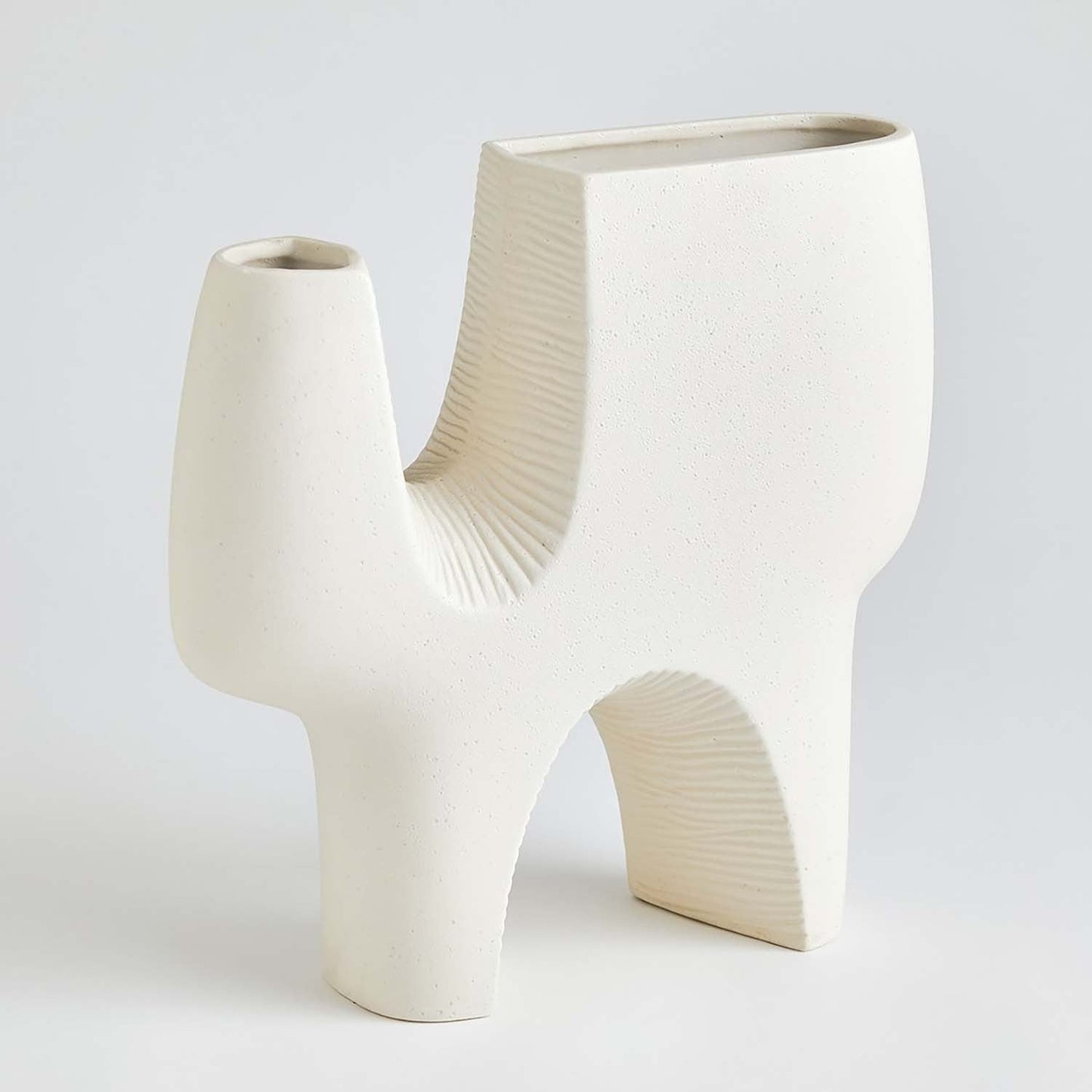 Global Views Cassel Vase