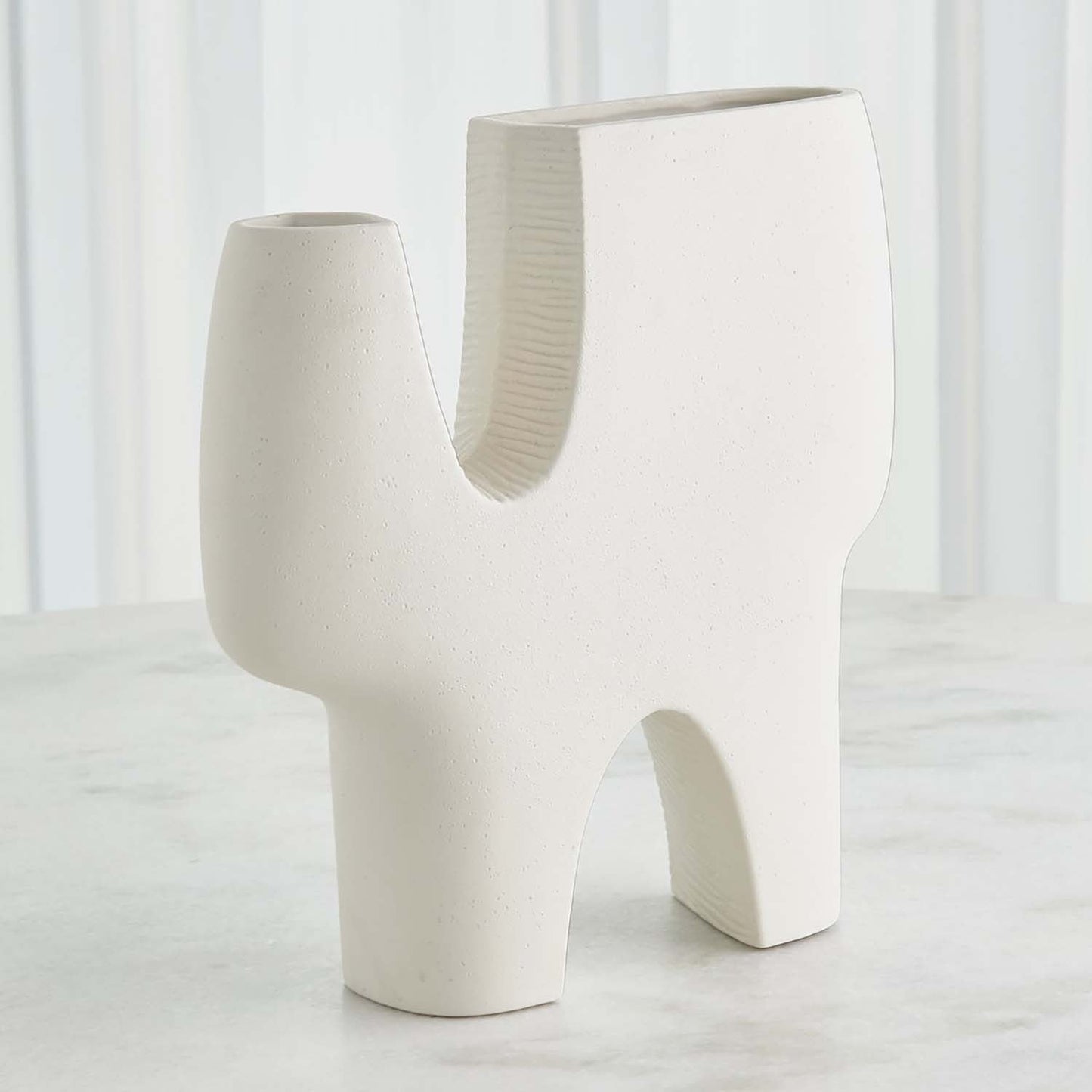 Global Views Cassel Vase