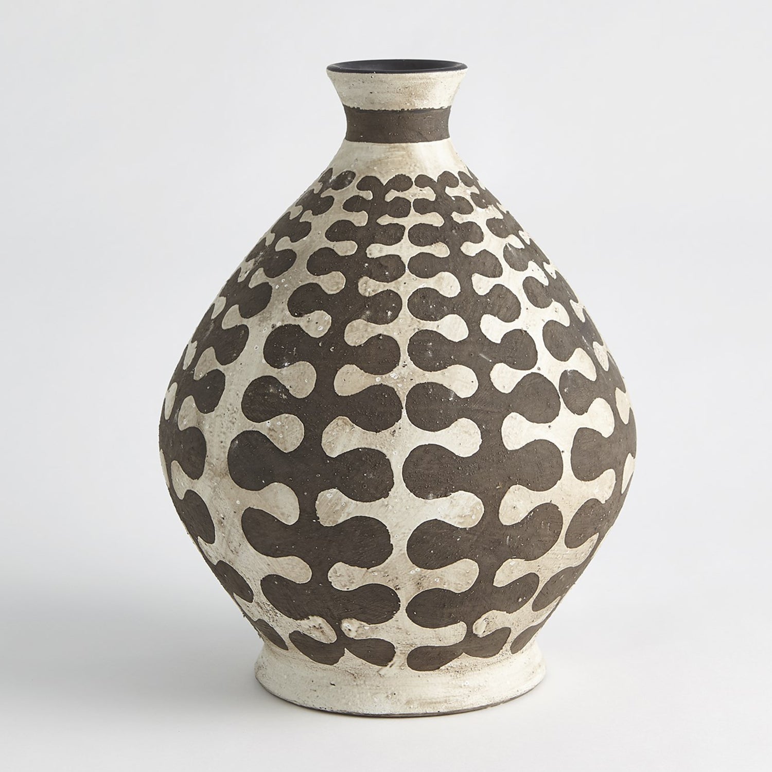 Global Views Interlock Round Vase