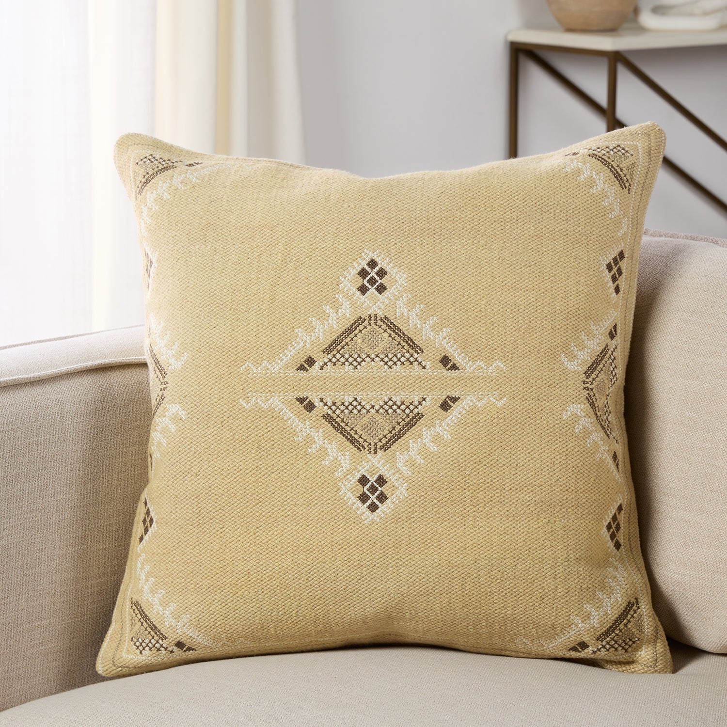 Jaipur Living Puebla Davet Throw Pillow