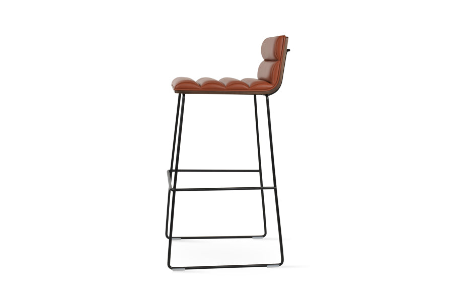 Corona Comfort Handle Back Wire Stool