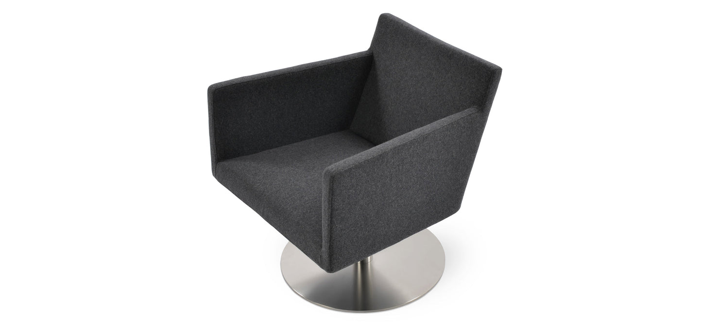 Harput Swivel Lounge Arm Chair