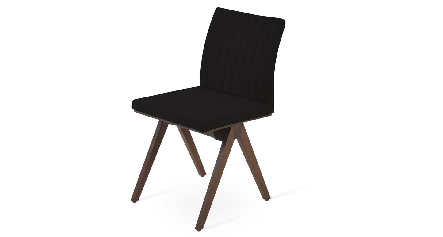 Zeyno Fino Chair